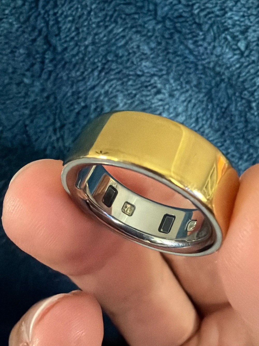 Oura Gold Smart Ring in size 9 Generation 4 - Picture 7 of 8